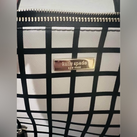 ♠️🤍Kate Spade Bag🤍♠️ - Picture 2 of 9